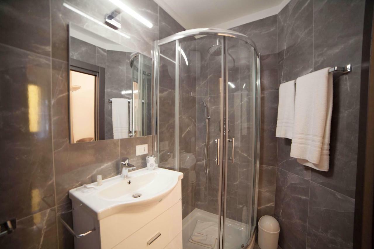 Imhome - Cadorna House Milan Bagian luar foto