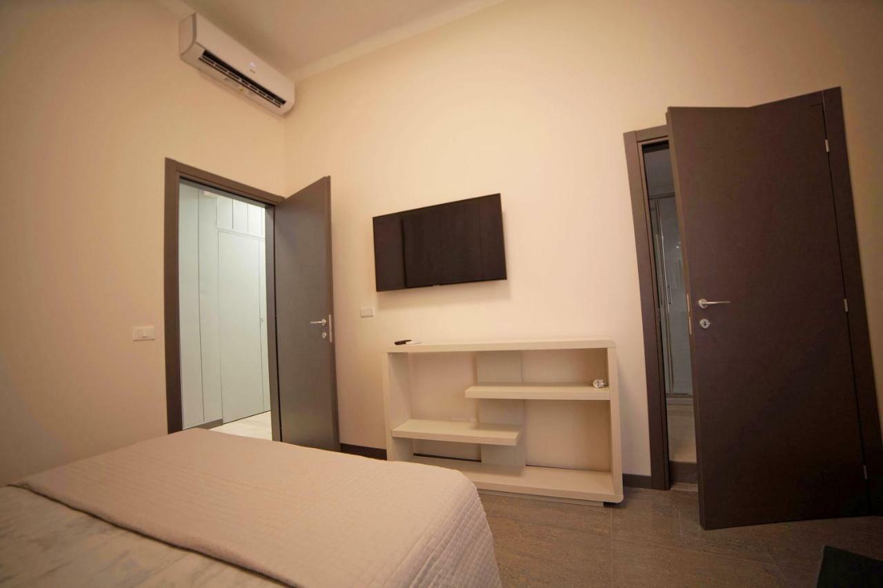 Imhome - Cadorna House Milan Bagian luar foto